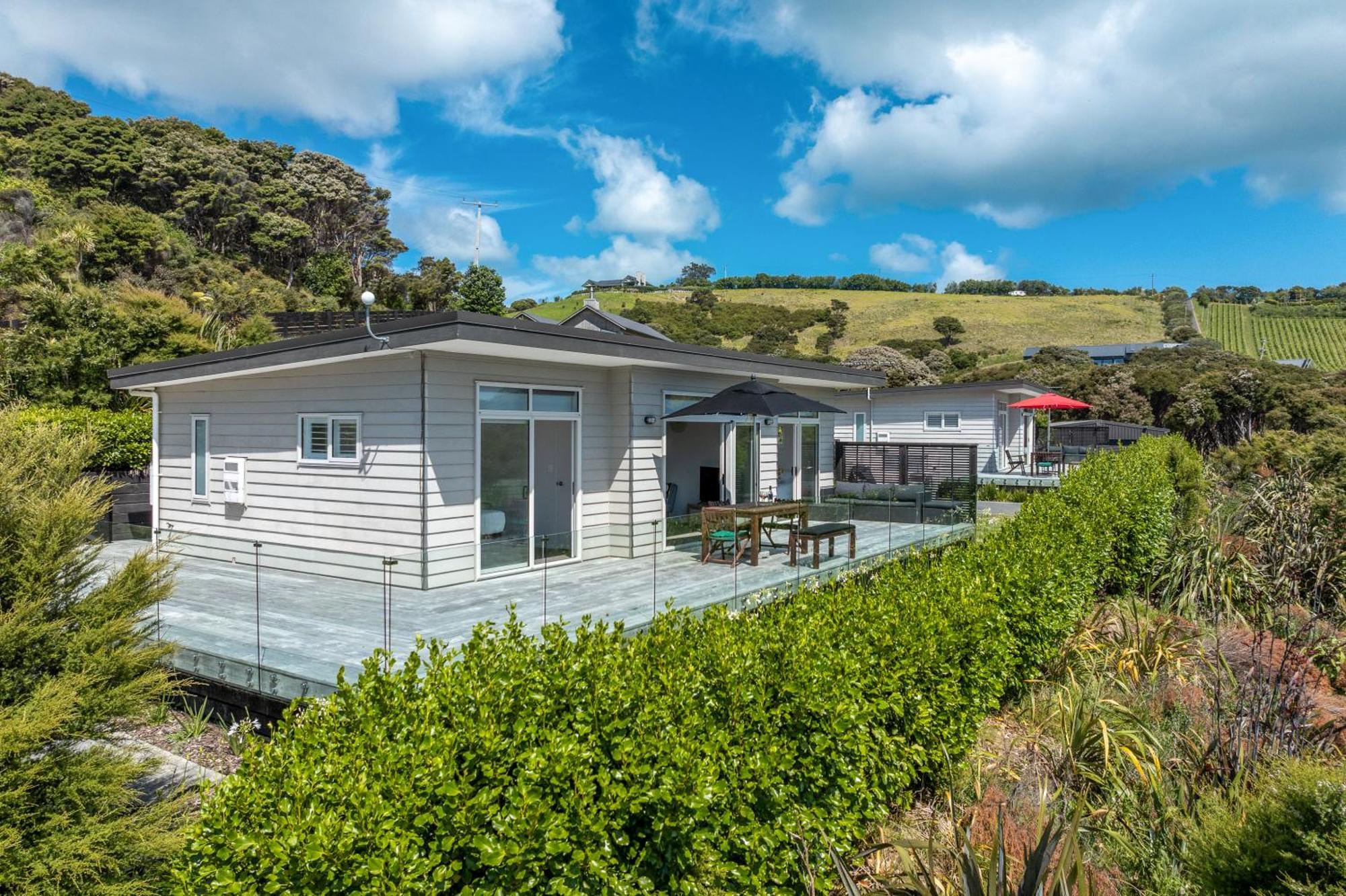 Te Whau Bach Apartments - Stay Waiheke Te Whau Bay Exterior photo